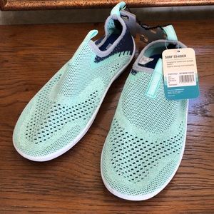 New Junior girls Speedo Surf Strider water shoes.  Size M-2/3. Light aqua green.